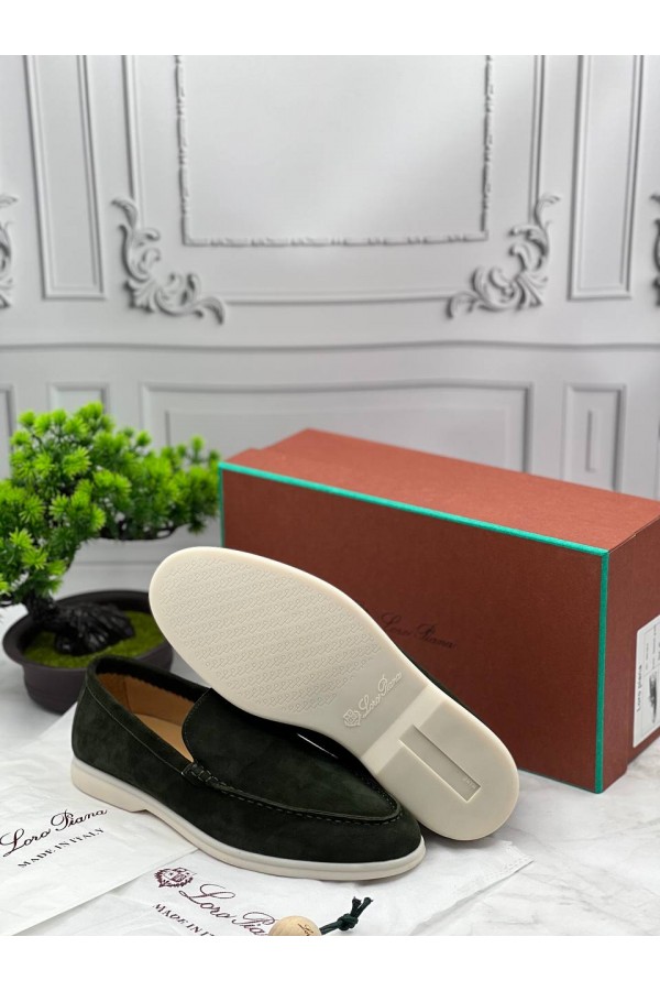 Мужские замшевые лоферы Loro Piana зелёного цвета