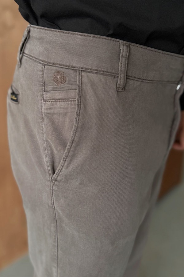 Мужские брюки Loro Piana бежевого цвета