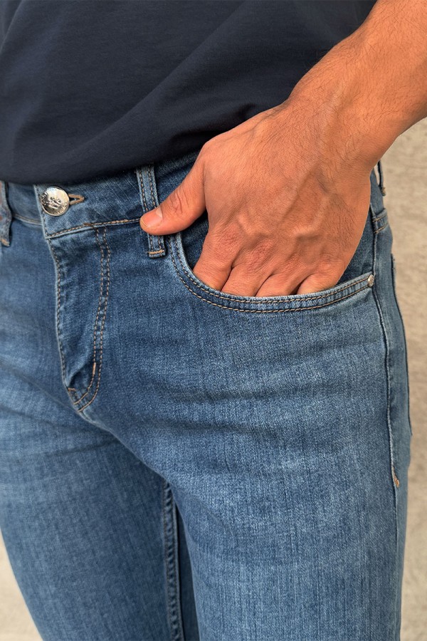 Мужские джинсы светло-синего цвета Loro Piana regular fit