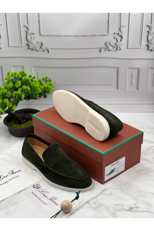 Мужские замшевые лоферы Loro Piana зелёного цвета