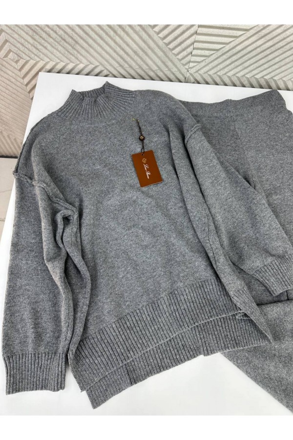 Женский серый костюм Loro Piana Premium
