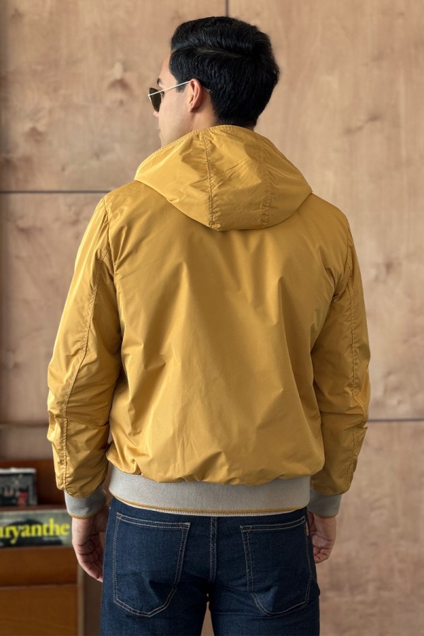 Мужская ветровка Loro Piana бежевого цвета