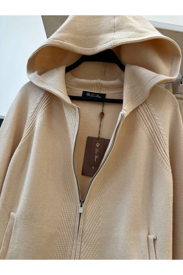 Женский бежевый костюм Loro Piana Premium