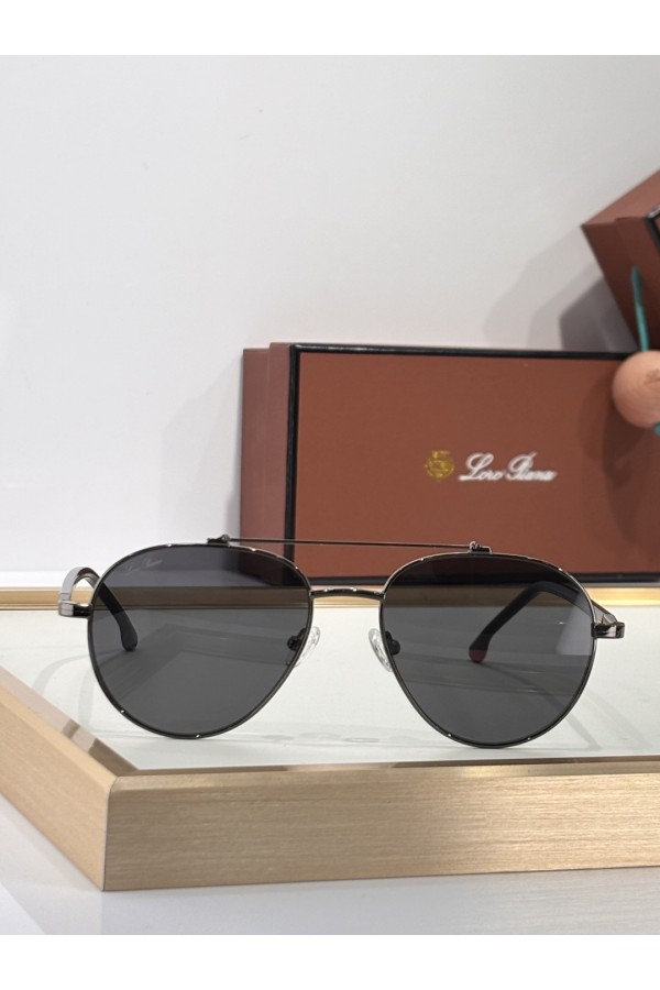 Солнцезащитные очки  Loro Piana