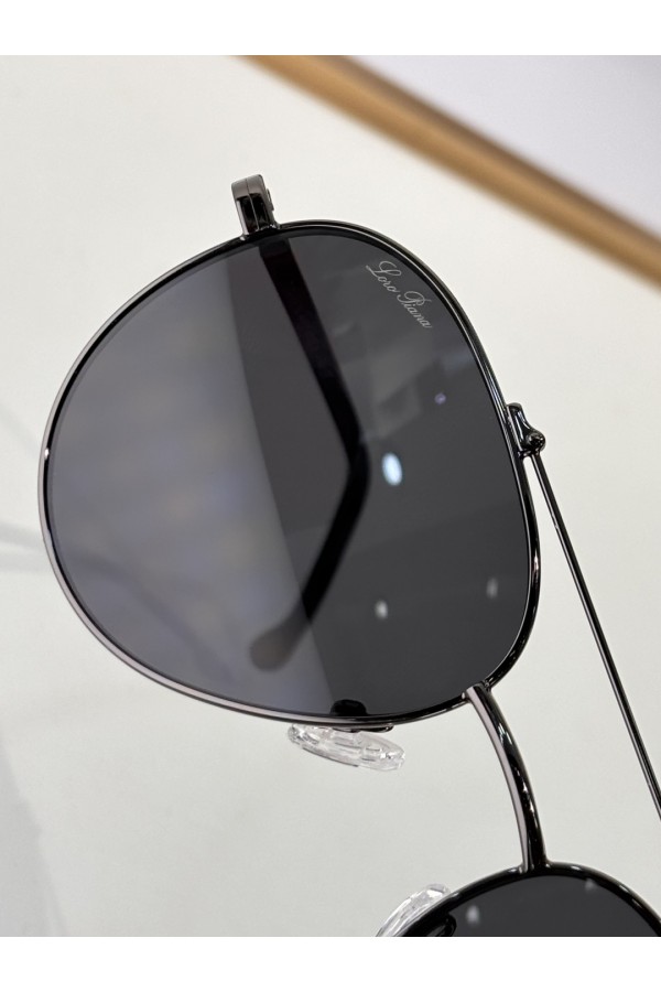 Солнцезащитные очки  Loro Piana