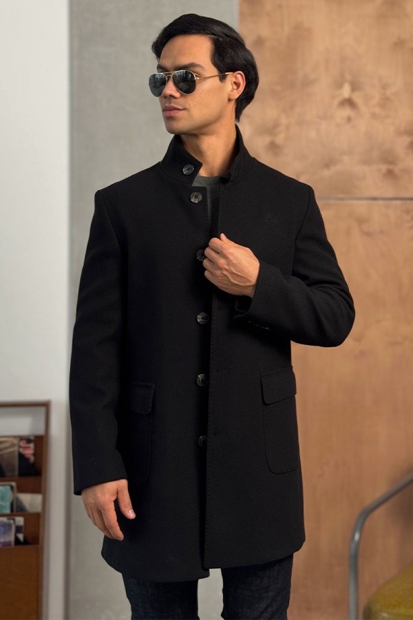 Мужское пальто чёрного цвета Loro Piana