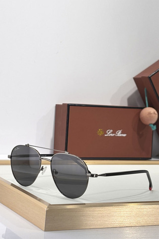 Солнцезащитные очки  Loro Piana